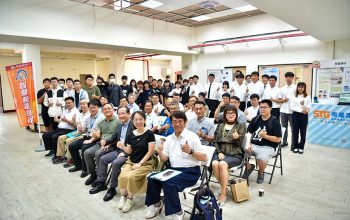 智慧機電學士學位學程舉辦「實務專題成果展」大合照